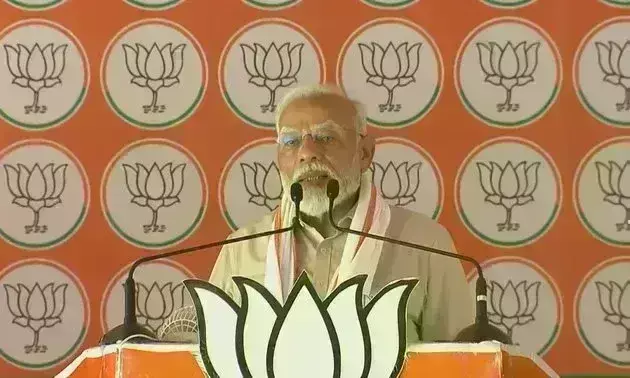 अलीगढ़ में राहुल-अखिलेश पर गरजे नरेंद्र मोदी, कहा - दोनों शहजादों को चाबी नहीं मिल रही