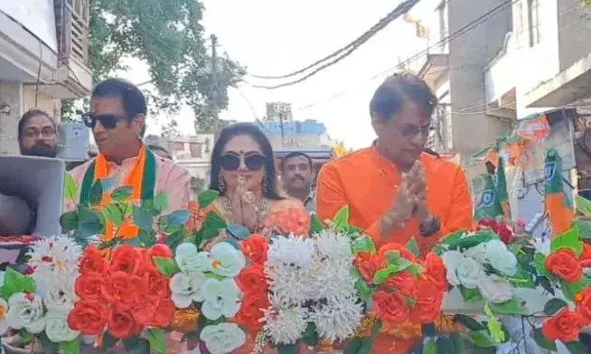 श्री राम के समर्थन में सीता और लक्ष्मण ने किया रोड शो, मेरठ में जनता से मांगे वोट