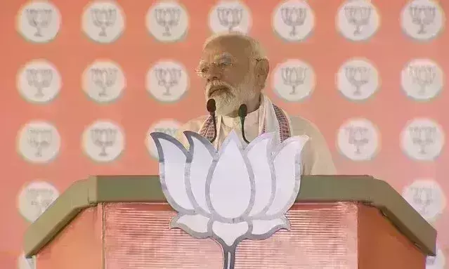 मुरैना में गरजे प्रधानमंत्री मोदी, कहा - हमने सैनिकों के हाथ खोल दिए, एक गोली आए तो 10 चलनी चाहिए