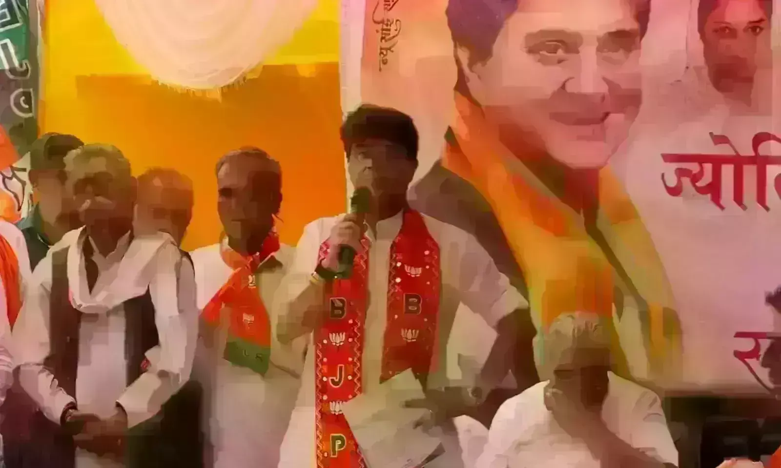 ज्योतिरादित्य ने शिवपुरी में की सभा, कहा -हर सुख-दुख में सिंधिया परिवार आपके साथ खड़ा रहा है