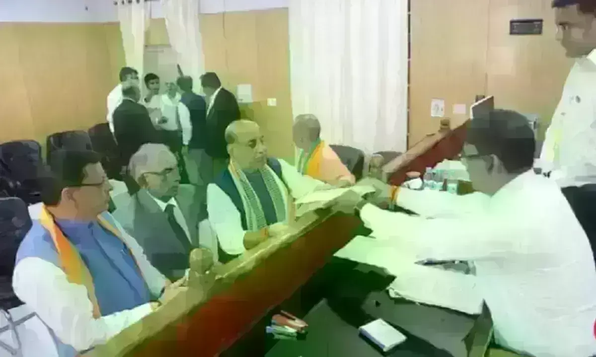 राजनाथ सिंह ने लखनऊ से भरा नामांकन, मुख्यमंत्री योगी समेत कई नेता रहे मौजूद