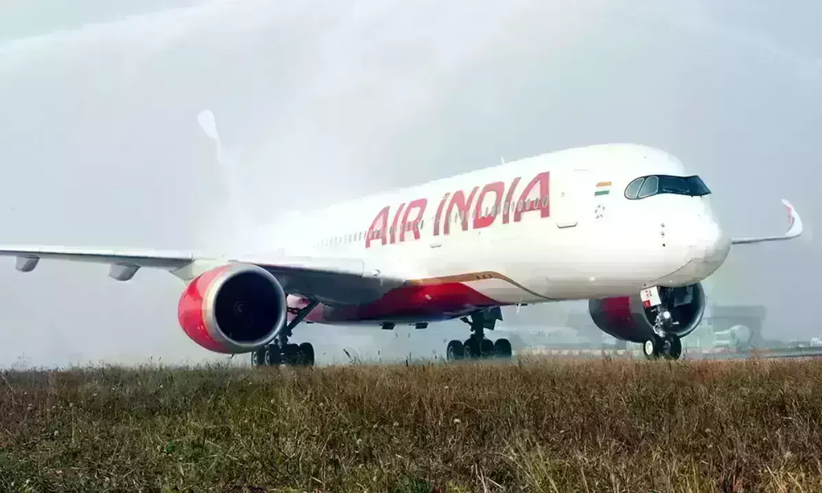 Air India Express की बड़ी कार्रवाई,  30 सीनियर क्रू-मेंबर्स को नौकरी से निकाला