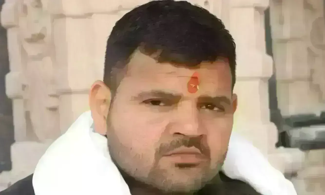 बृजभूषण सिंह के बेटे करण भूषण ने कैसरगंज सीट से खरीदा नामांकन पत्र, टिकट मिलना तय बृजभूषण सिंह के बेटे करण भूषण ने कैसरगंज सीट से खरीदा नामांकन पत्र, टिकट मिलना तय