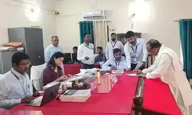 रायबरेली से भाजपा प्रत्याशी दिनेश सिंह ने किया नामांकन, कहा - राहुल गांधी जनता को धोखा देने आए है