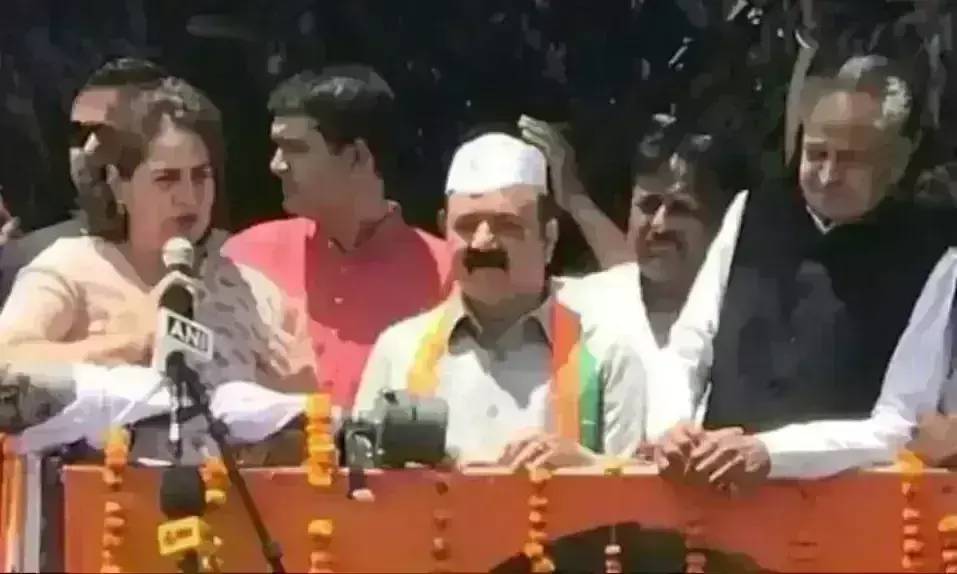 अमेठी में गरजीं प्रियंका गांधी, कहा - धनबल की राजनीति सेवाभाव से खत्म करुंगी