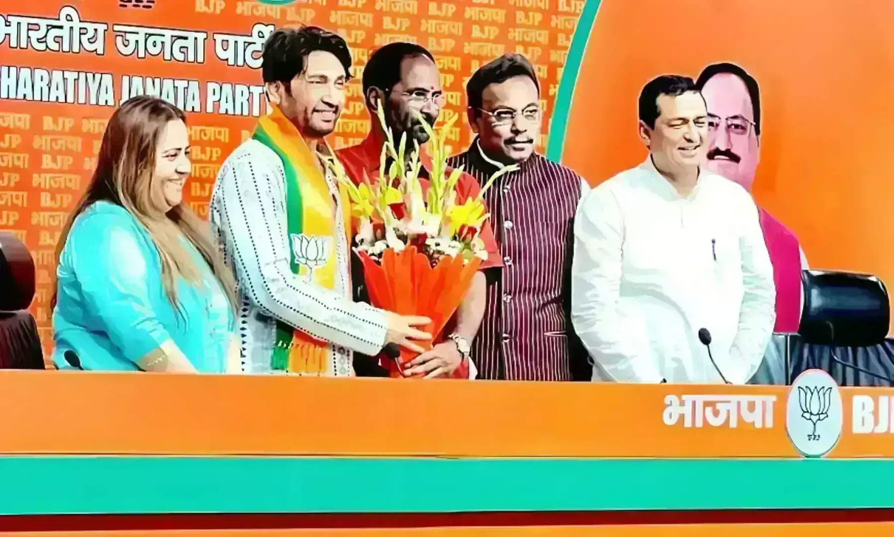 कांग्रेस की पूर्व राष्ट्रीय मीडिया समन्वयक राधिका खेड़ा और शेखर सुमन भाजपा में शामिल