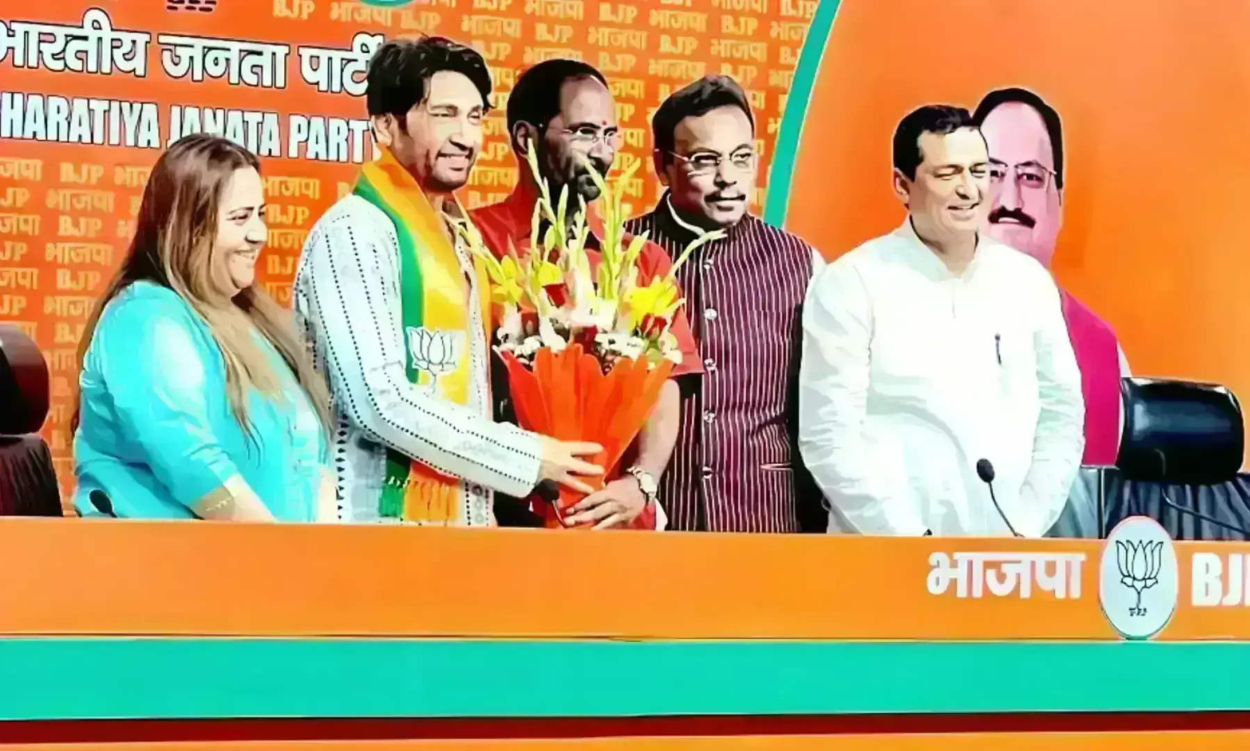 कांग्रेस की पूर्व राष्ट्रीय मीडिया समन्वयक राधिका खेड़ा और शेखर सुमन भाजपा में शामिल