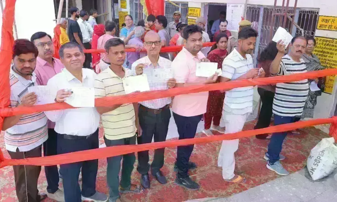 उप्र की 10 लोकसभा सीटों पर मतदान जारी, दोपहर 1 बजे तक 38.12% वोटिंग