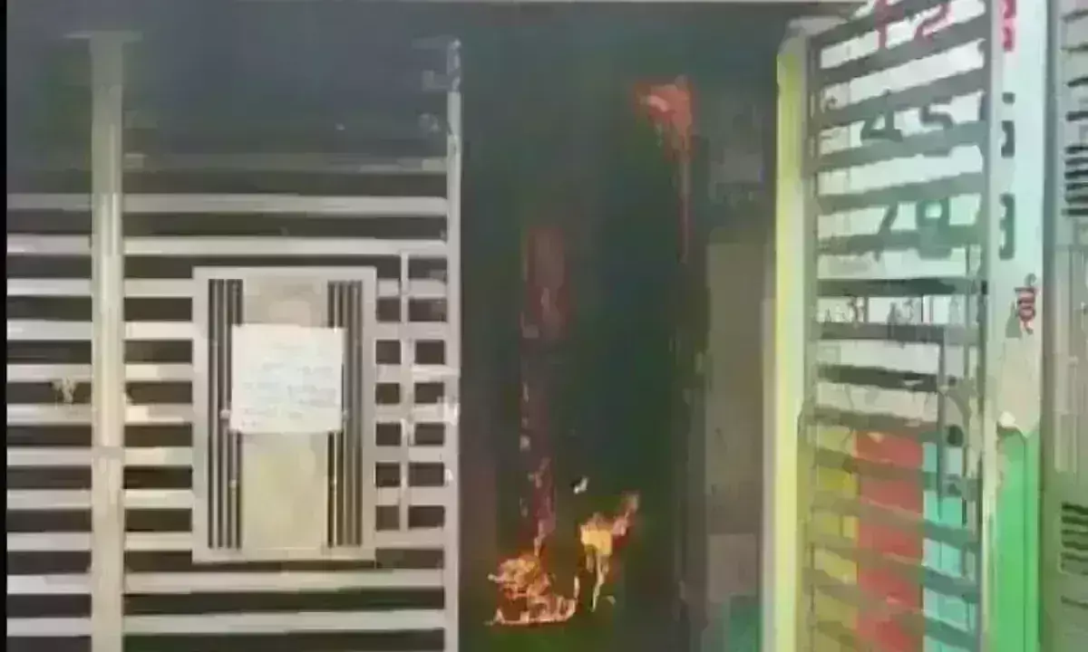 ग्वालियर में समर कैंप के दौरान स्कूल में लगी आग,  चार्जिंग पर लगा इलेक्ट्रिक स्कूटर जला