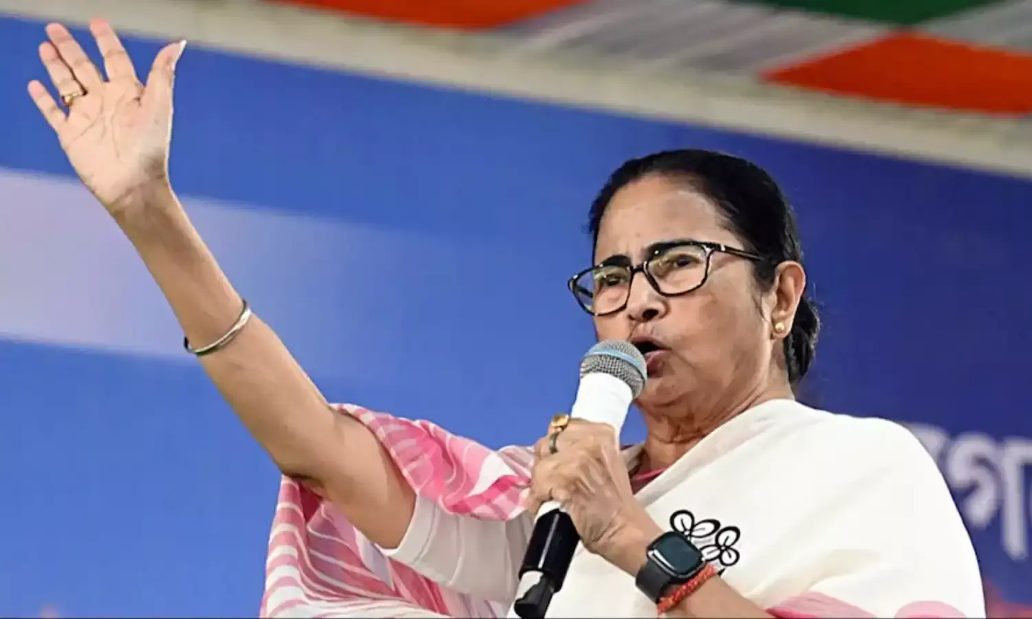 Mamata Banerjee News: बंगाल की राजनीति में फिर उलट- फेर, ममता बनर्जी का यू- टर्न 24 घंटे के भीतर इंडिया गठबंधन को समर्थन, जाने पूरा समीकरण