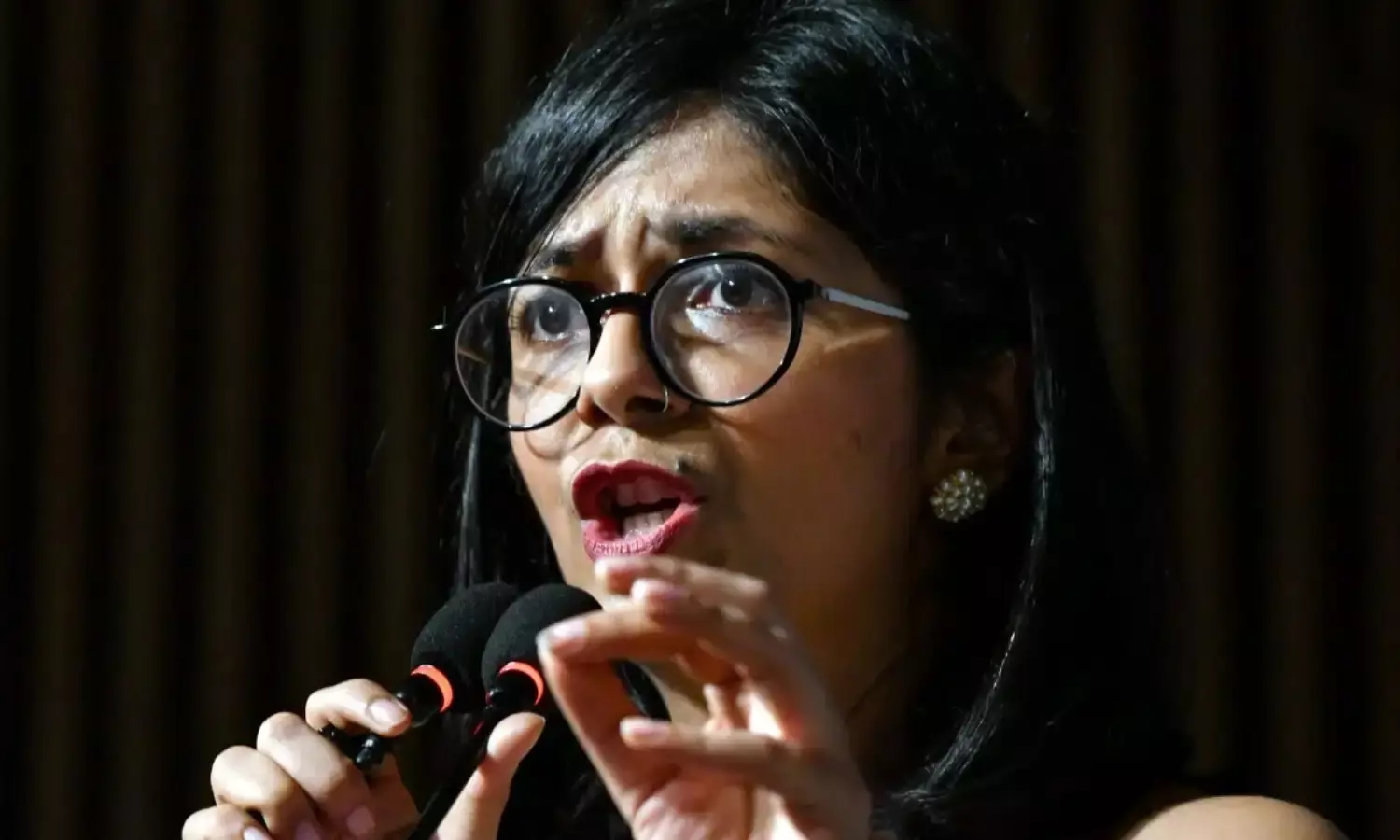 Swati Maliwal In FIR: स्वाति मालीवाल को मारे गए, 7-8 बार थप्पड़, सीने और पेट पर लात से किया वार, एफआईआर में स्वाति मालीवाल Swati Maliwal In FIR: स्वाति मालीवाल को मारे गए, 7-8 बार थप्पड़, सीने और पेट पर लात से किया वार, एफआईआर में स्वाति मालीवाल