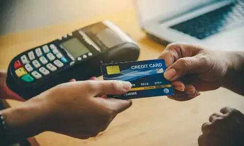 Advantage & Disadvantage of Credit Card: क्रेडिट कार्ड इस्तेमाल करने से पहले जान लें इसने फायदे और नुकसान