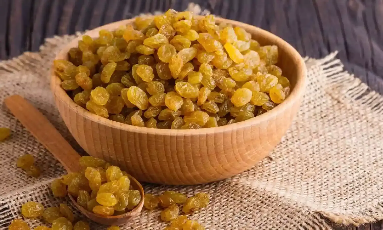 किशमिश आपके स्‍वास्‍थ्‍य के लिए हो सकती है वरदान, यहां देखें खाने का सही तरीका...