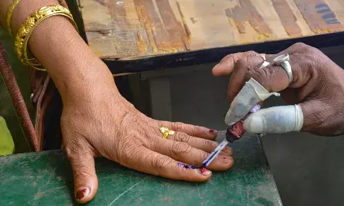 Lok Sabha Elections 2024 Sixth Phase Voting : 8 राज्यों की 58 सीट पर मतदान, कतारों में लगे वोटर्स