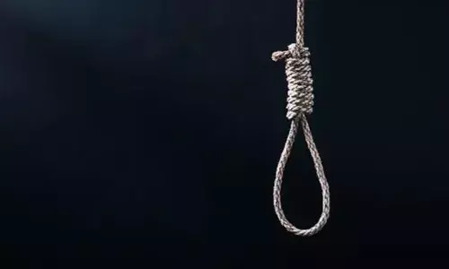 Damoh News: युवक ने पत्नी और 6 महीने की बेटी की कुल्‍हाड़ी से की हत्‍या, फिर खुद ने फांसी लगाकर दे दी जान