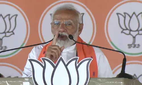 PM Modi ने बताया JMM और कांग्रेस नेताओं के यहां नोट कहां से आ रहे PM Modi ने बताया JMM और कांग्रेस नेताओं के यहां नोट कहां से आ रहे