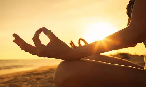 Morning Mantra: सुबह उठकर इन मंत्रों का करें जाप, सारा दिन हंसी खुशी से बीतेगा