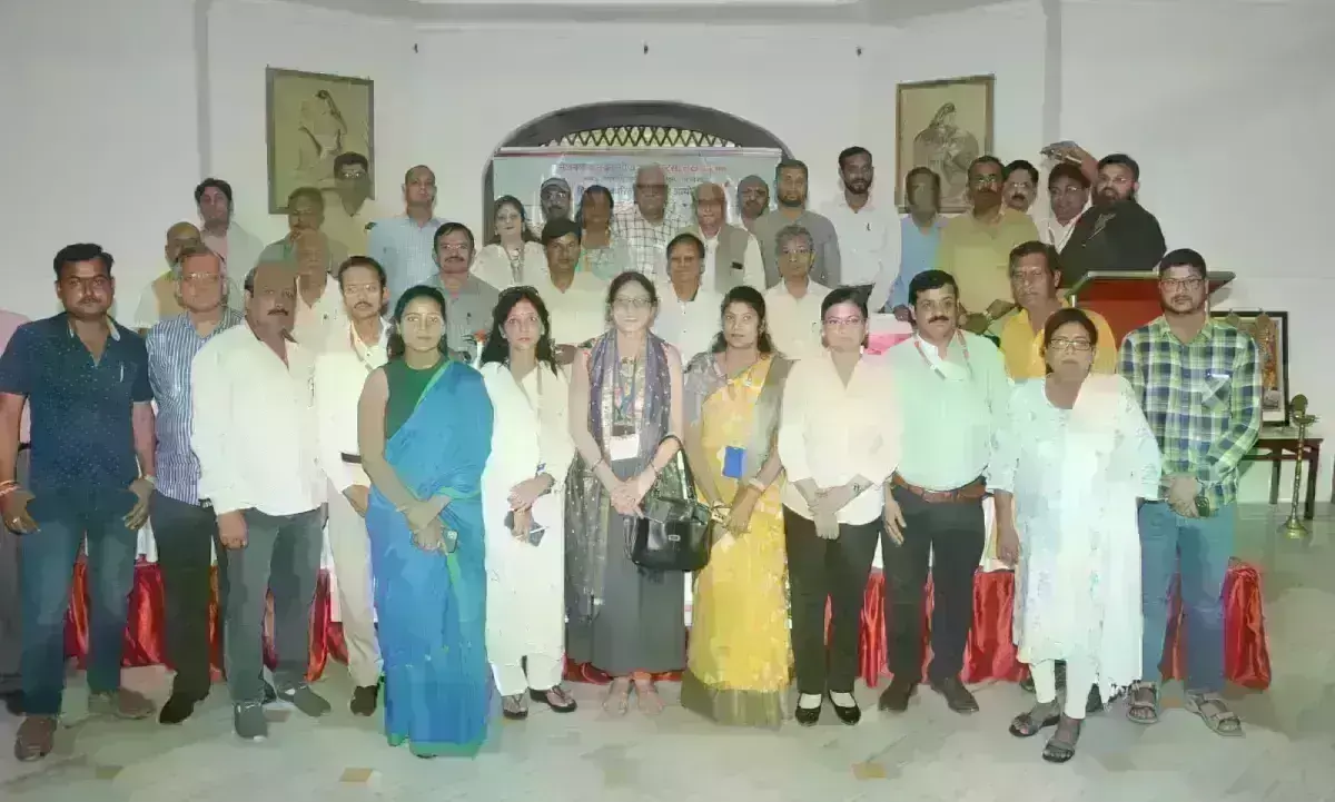 अंग्रेजी की ओर बच्चों की दौड़ ने हिन्दी के सम्मुख खड़ा किया बड़ा संकट