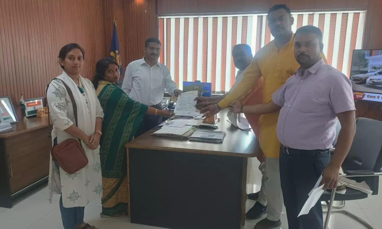 राजधानी में हिंदू परिवार को प्रताड़ित कर रहे थे शरारती तत्व, मामले में पुलिस को सौंपा ज्ञापन