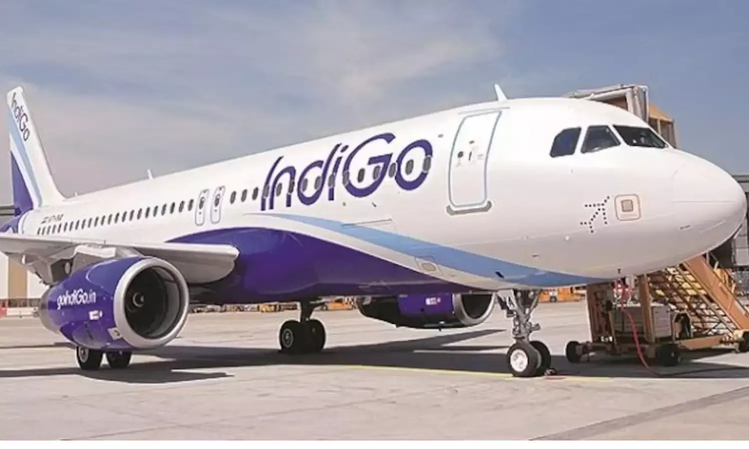 IndiGo Flight Bomb Threat : इंडिगो फ्लाइट की इमरजेंसी लैंडिंग, बम होने की मिली थी धमकी