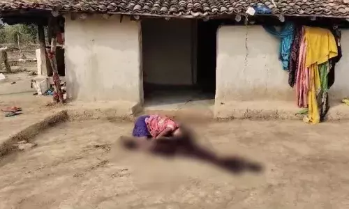 CG News: खौफनाक हत्याकांड, पति ने पत्नी के दोनों पैर अलग कर सिर में धंसा दी कुल्हाड़ी, अब हुआ फरार, जानें पूरा मामला