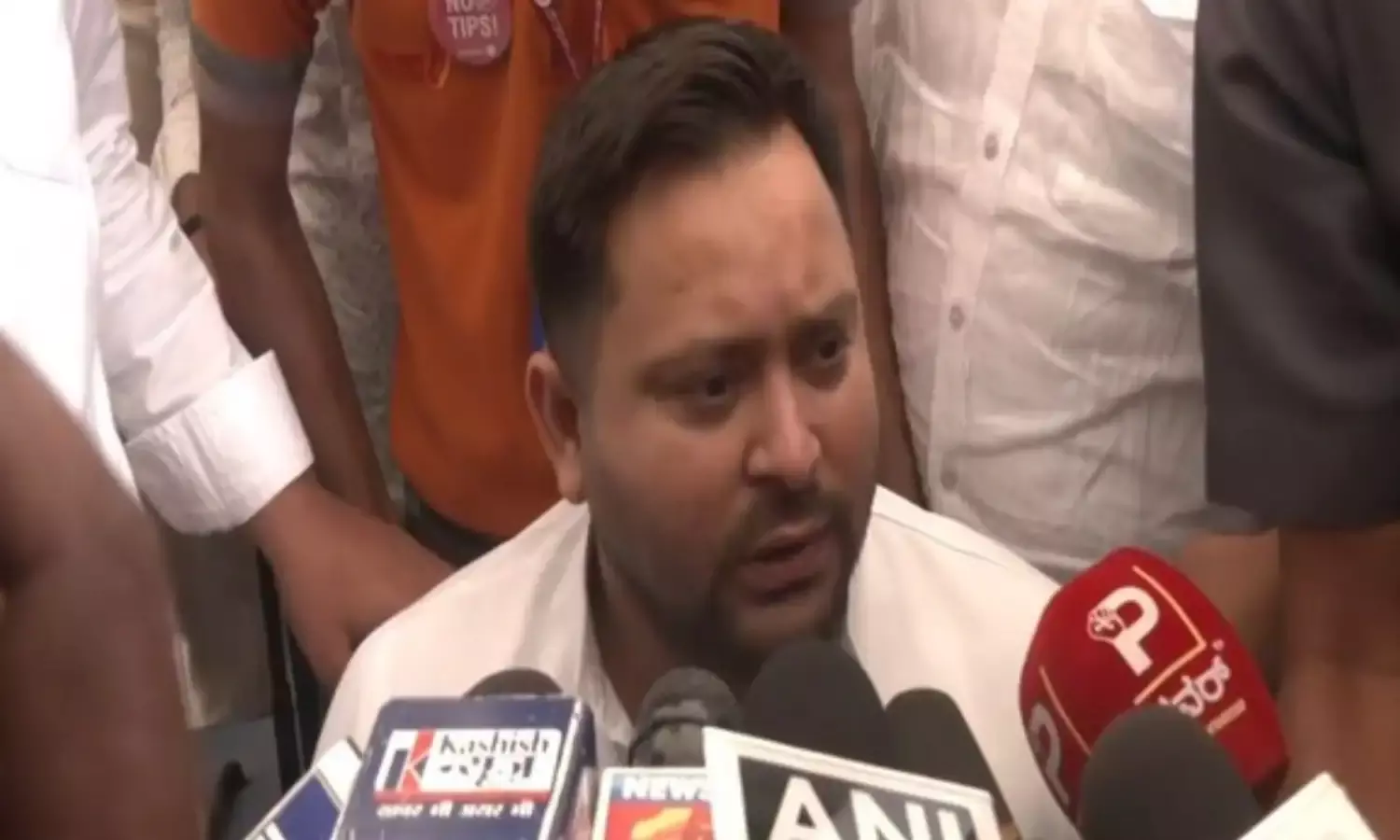 क्या नीतीश चाचा साथ आएंगे? तेजस्वी बोले - आगे देखिए होता है क्या