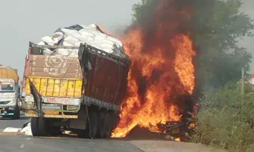 रीवा में ट्रकों की आमने-सामने भिड़ंत, लगी आग, हादसे में 4 लोग जिंदा जले