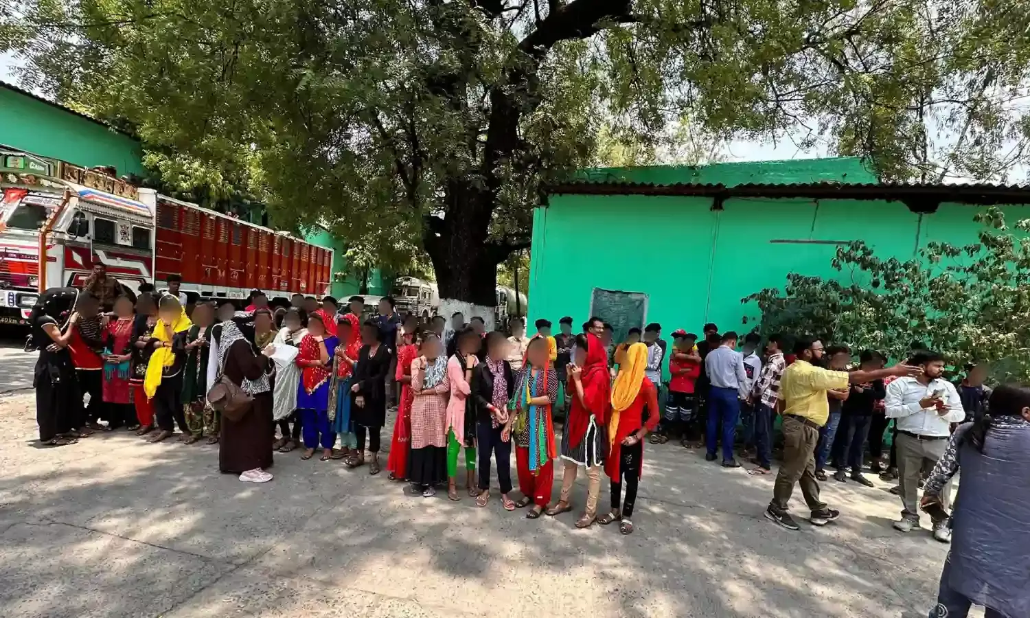 Breaking News: रायसेन में 50 से अधिक नाबालिक बच्‍चों से करवाया जा रहा था शराब बनाने का काम, 20 लड़कियां भी शामिल, देखें वीडियो