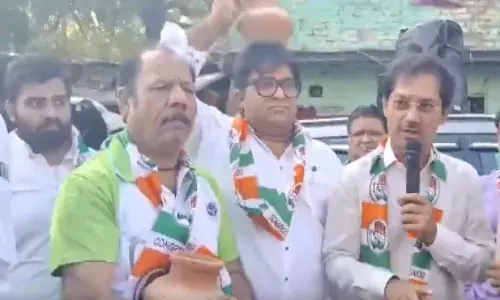 क्या टूट गया INDIA गठबंधन? दिल्ली सरकार के खिलाफ सड़कों पर उतरी कांग्रेस, किया मटका फोड़ प्रदर्शन