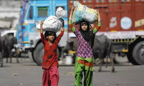 Anti-child Labour Operation: मासूम बच्‍चों से 12 - 14 घंटे काम करवा रहीं थीं, रायसेन जिले की ये फैक्ट्रियां, जानिए पूरा मामला