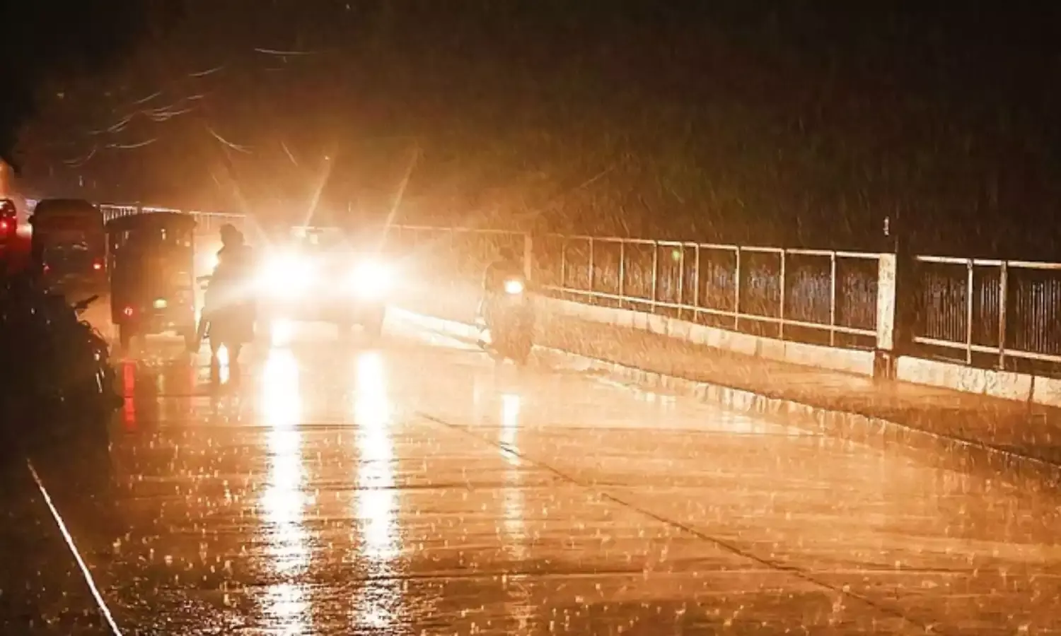 MP Weather Update: मध्य प्रदेश में देरी से शुरू होगी बारिश! इंदौर में हुई प्री मानसून बारिश, छतरपुर का तापमान 45.3 डिग्री पर पहुंचा