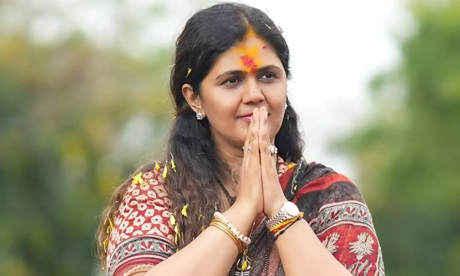 Pankaja Munde: कौन है पंकजा मुंडे, जिनके चुनाव हारने के बाद चार कार्यकर्ताओं ने कर ली आत्महत्या, जानें क्या है पूरा मामला Pankaja Munde: कौन है पंकजा मुंडे, जिनके चुनाव हारने के बाद चार कार्यकर्ताओं ने कर ली आत्महत्या, जानें क्या है पूरा मामला