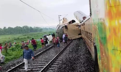 Train Accident: पश्चिम बंगाल के दार्जिलिंग में बड़ा हादसा, मालगाड़ी ने कंचनजंगा एक्सप्रेस को मारी टक्कर, 5 की मौत कई घायल