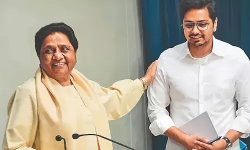 Akash Anand Mayawati successor:मायावती ने आकाश आनंद को फिर चुना अपना उत्तराधिकारी, बनाया BSP का राष्ट्रीय संयोजक Akash Anand Mayawati successor:मायावती ने आकाश आनंद को फिर चुना अपना उत्तराधिकारी, बनाया BSP का राष्ट्रीय संयोजक