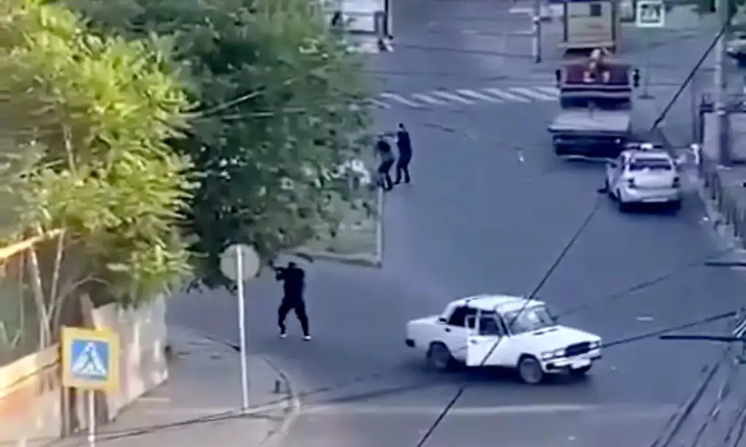 रूस के दागिस्तान में आतंकी हमला, पुलिसकर्मियों समेत 16 लोगों की मौत, पादरी की गला रेतकर हत्या