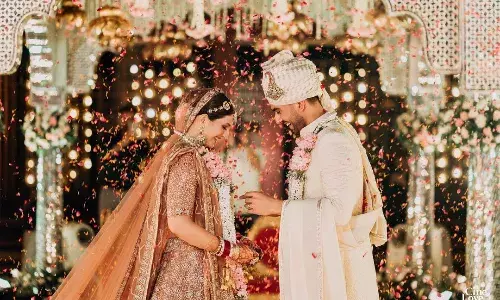 Weddings in India: भारत में हो रहीं 10 लाख करोड़ रूपये की शादियां,कमाई से 3 गुना ज्यादा खर्च कर रहे लोग