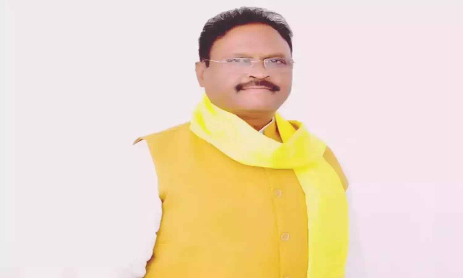 MLA Bedi Rams House Video Lucknow: 40-40 लोगों को नौकरी दिलवाई हैं, कई राज्यों में भर्तियां करवाता हूं, जॉइनिंग न होने पर पैसे मांगने पहुंचे युवक ने बनाया विधायक का वीडियो,देखें वीडियो