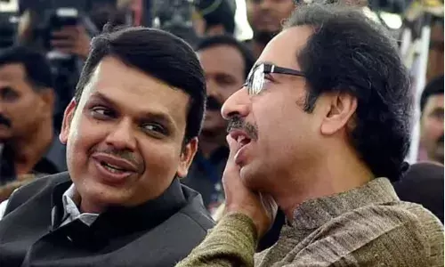 Maharastra Politics: महाराष्ट्र की राजनीति में हो सकता है बड़ा फेरबदल, उद्धव ठाकरे और देवेंद्र फडणवीस ने की अचानक मुलाकात, वीडियो आया सामने