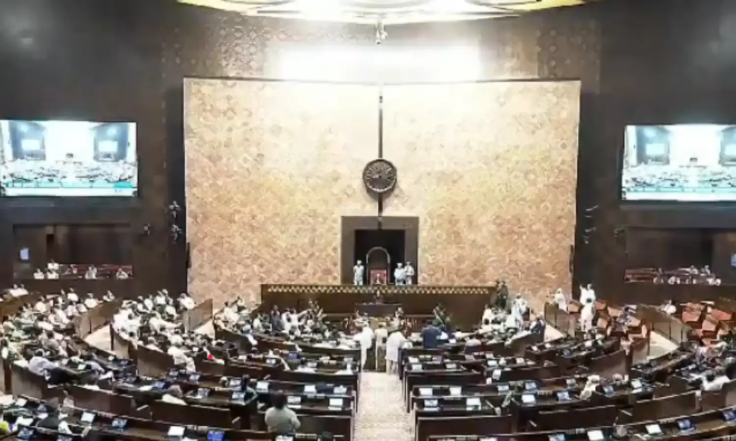 राज्यसभा में नीट पेपर लीक पर विपक्ष ने खूब किया प्रदर्शन, फूलो देवी नेताम को तो चक्कर ही आ गया राज्यसभा में नीट पेपर लीक पर विपक्ष ने खूब किया प्रदर्शन, फूलो देवी नेताम को तो चक्कर ही आ गया