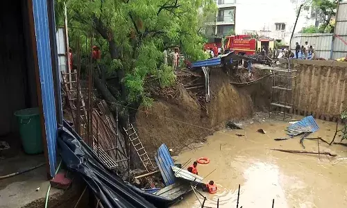 दिल्ली में हुई बारिश से तीन लोगों की और मौत, बिल्डिंग के गड्ढे में पानी भरने से मरे मजदूर