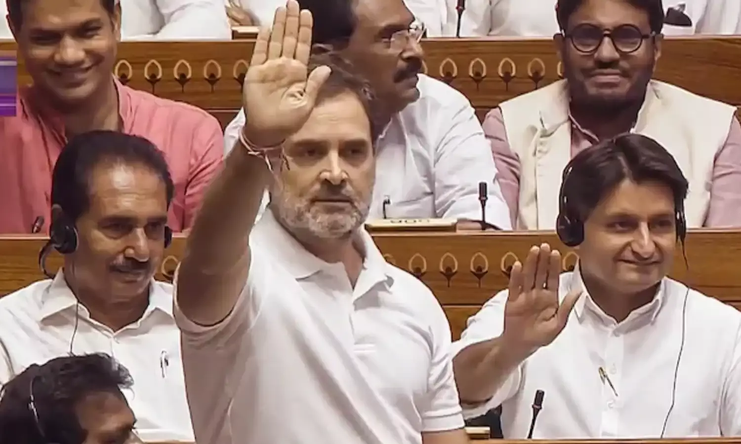 इस्लाम में अभय मुद्रा का जिक्र नहीं, राहुल गांधी दुरुस्त करें बयान - मुस्लिम पक्ष की नेता प्रतिपक्ष को सलाह इस्लाम में अभय मुद्रा का जिक्र नहीं, राहुल गांधी दुरुस्त करें बयान - मुस्लिम पक्ष की नेता प्रतिपक्ष को सलाह