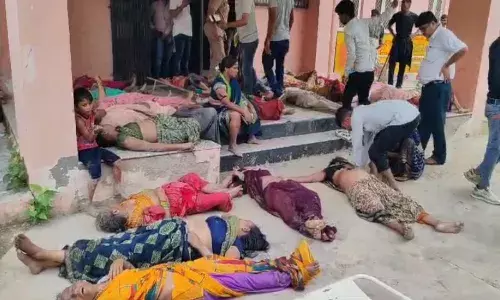 Hathras Satsang Stampede: UP के हाथरस में बड़ा हादसा, भोले बाबा के सत्संग में मची भगदड़, 27 लोगों की मौत