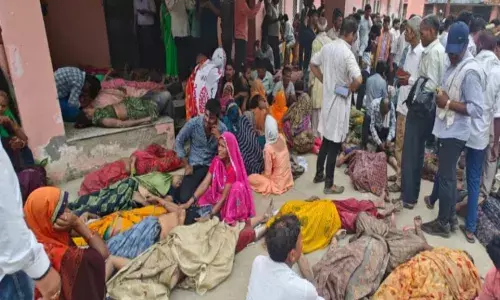 Hathras Satsang : भोले बाबा की सत्संग में इस चमत्कारी चीज को पाने के लिए लगती थी लोगों की भीड़
