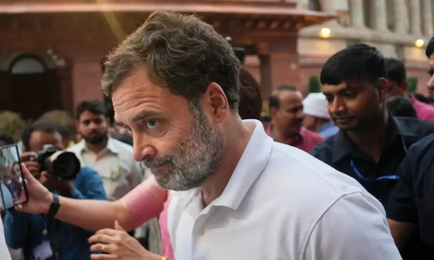 राहुल गांधी के हाथरस दौरे ने खड़े किए कई बड़े सवाल, तमिलनाडु के पीड़ितों से मिलने क्‍यों नहीं गए राहुल...