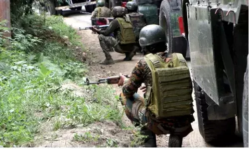 Terrorists Attack Army Vehicle In J&K:जम्मू-कश्मीर के कठुआ में आतंकवादियों ने सेना के वाहन पर किया हमला, मुठभेड़ जारी