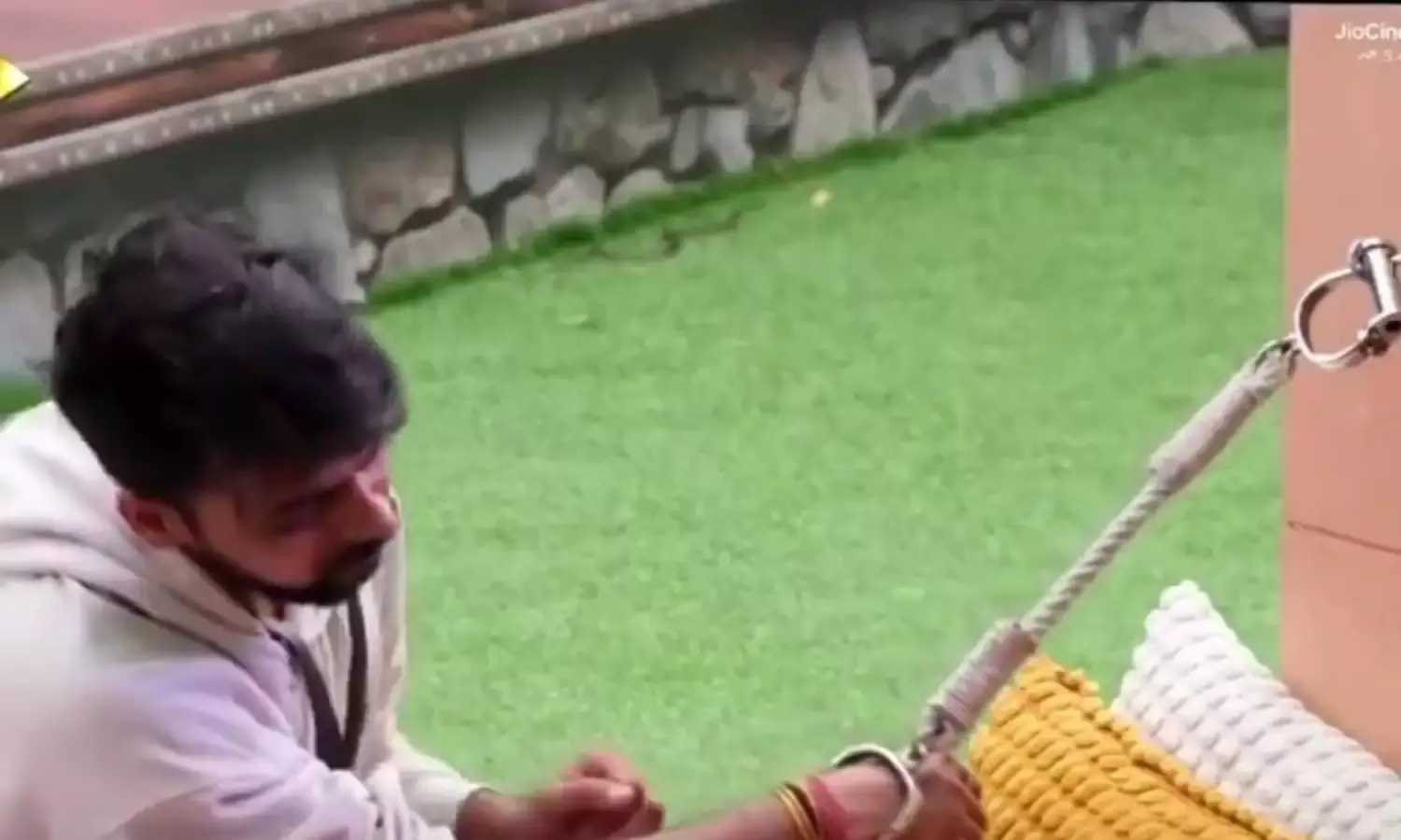 Bigg Boss OTT 3: बिग बॉस के घूम रहा जहरीला सांप, वीडियो हुआ वारल