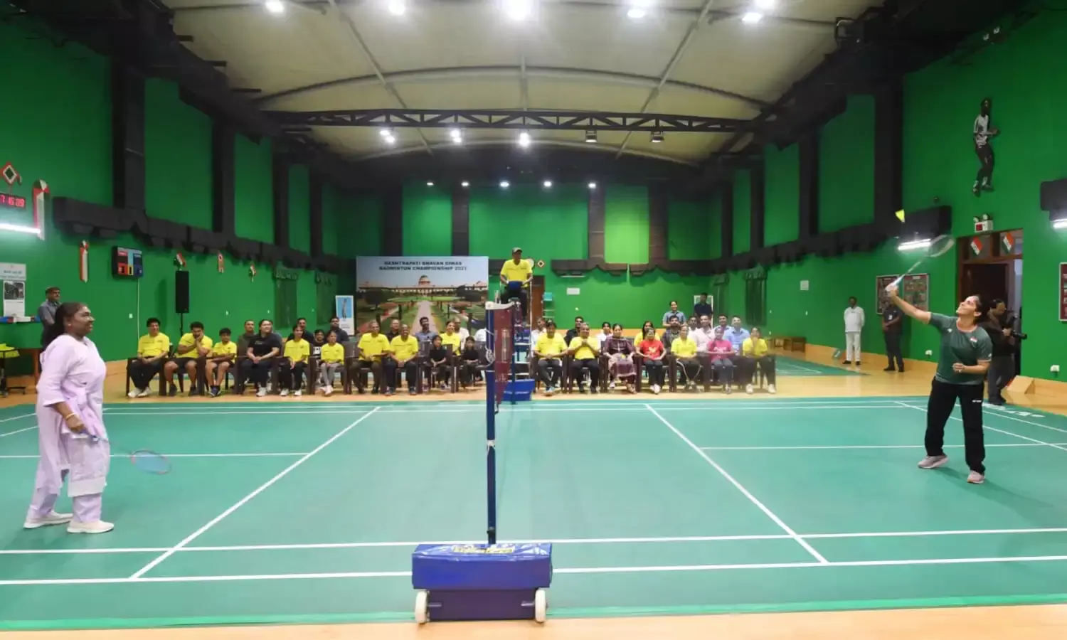 Saina Nehwal ने राष्ट्रपति द्रौपदी मुर्मू के साथ खेला बैडमिंटन, सामने आया वीडियो