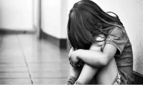 Gwalior News: एक बाप ऐसा भी, पहले बच्चे को उलटा लटकाया, बेरहमी से पीटा, फिर पत्नी को भेजा टॉर्चर का वीडियो