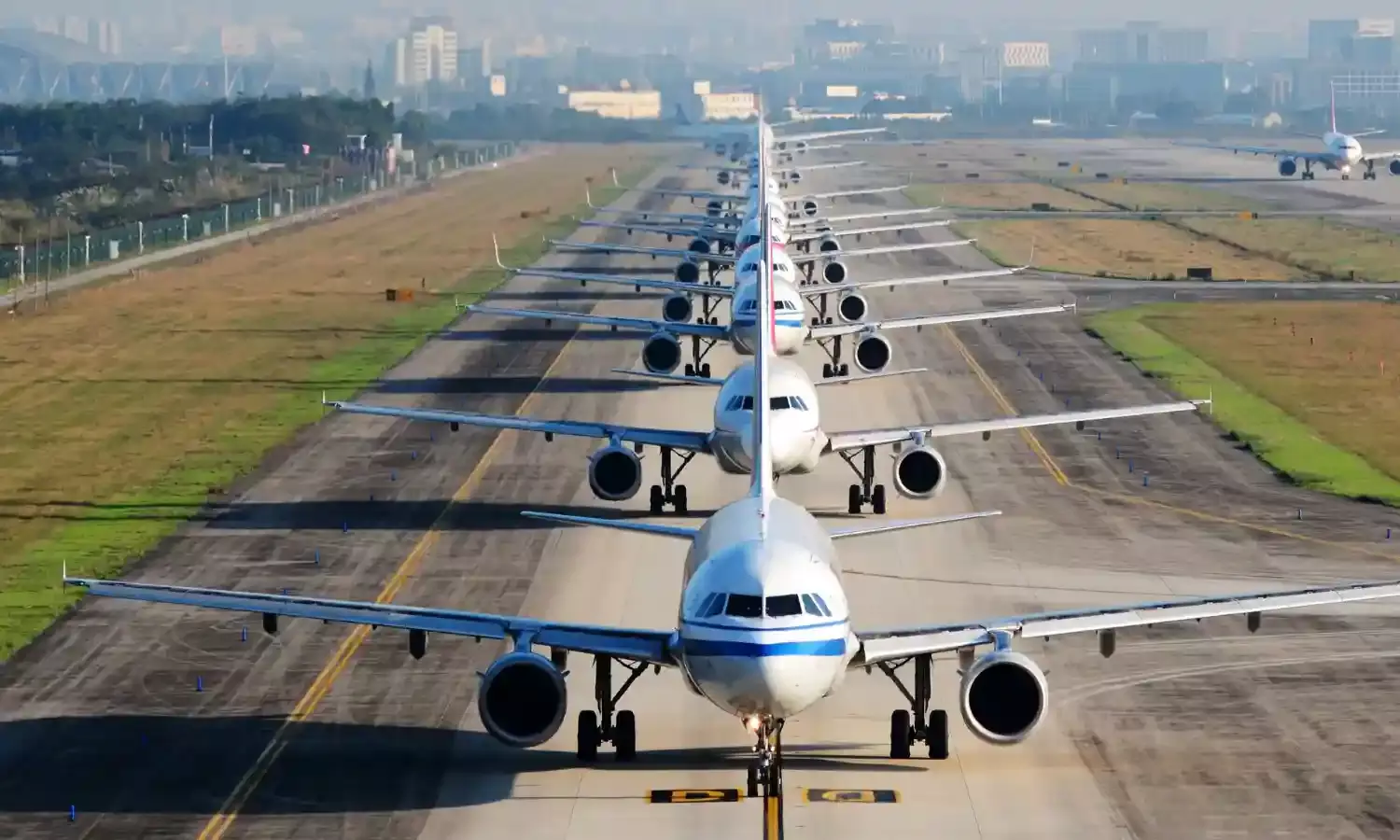 Bhopal News: राजा भोज एयरपोर्ट के पास लेजर लाइट, बीम लाइट, आतिशबाजी, ड्रोन पर लगी पाबंदी