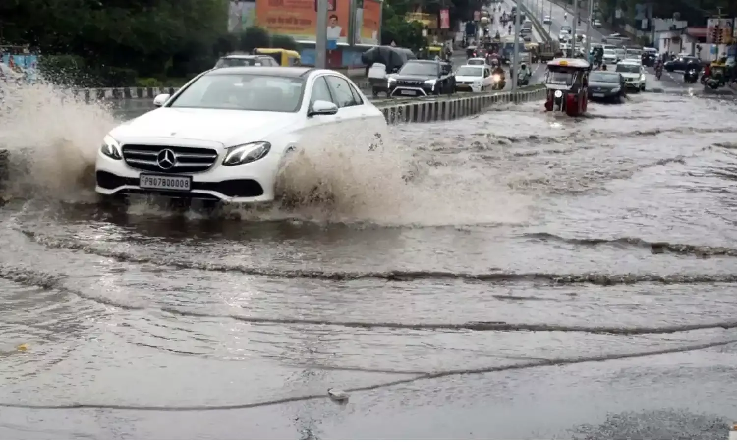 MP Weather Update : राज्य में कमजोर हुआ मानसून तो लोग हो गए परेशान, 3-4 दिनों में बनेगा सिस्टम इन जिलों में भारी बारिश के आसार